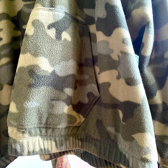 🐢🤎🐢 FLEECE CAMO HALF ZIP🐢🤎 - Picture 3 of 5